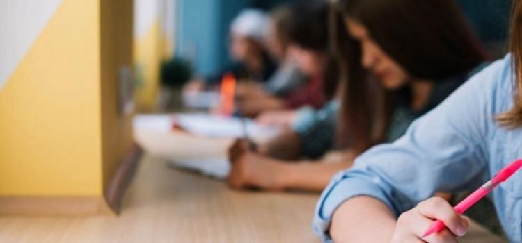 20 de elevi din județul Dâmbovița au luat nota maximă la Evaluarea Națională!