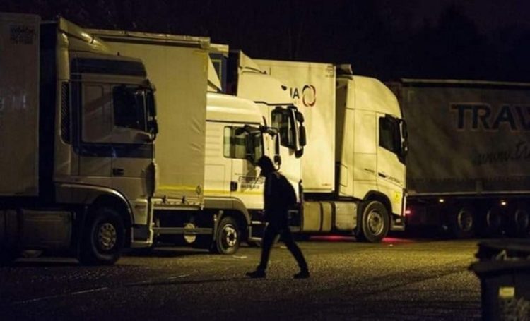 Cinci bărbați au fost reținuți de polițiștii din Fieni!