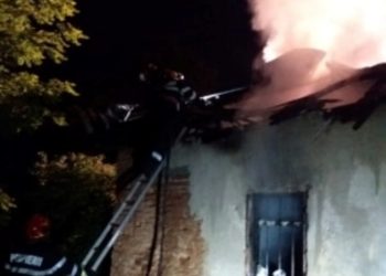 Incendiu violent în comuna Bucșani!