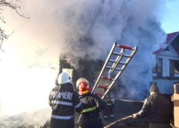 Incendiu violent la o casă din Valea Lungă!