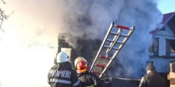 Incendiu violent la o casă din Valea Lungă!