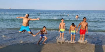 Arhiepiscopia Târgoviștei a oferit o tabără la mare!