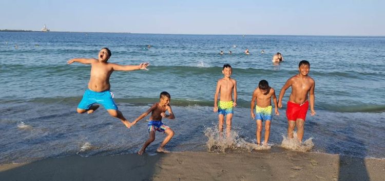 Arhiepiscopia Târgoviștei a oferit o tabără la mare!