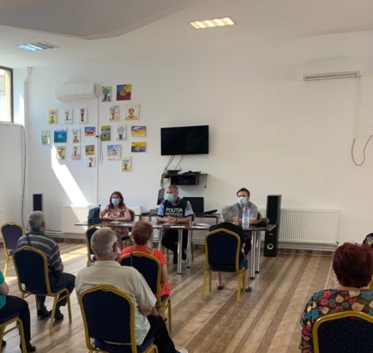 Poliţiştii au desfășurat o activitate la Clubul Pensionarilor din Municipiul Târgoviște!