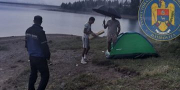 Jandarmii au împărțit amenzi turiștilor care au venit la munte cu grătarul în mașină!