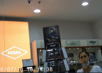 POLIȚIA MUNICIPIULUI TÂRGOVIȘTE DOARME ȘI CORONAVIRUSUL SE RĂSPÂNDEȘTE! SE ÎNTÂMPLĂ LA MAGAZINUL B&B COLLECTION DIN INCINTA COMPLEXULUI MUNTENIA – VIDEO