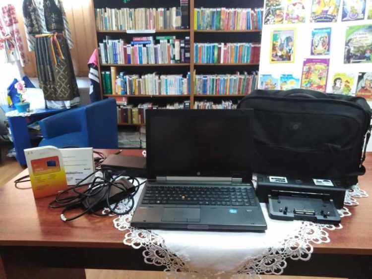 11 laptop-uri performante au fost donate bibliotecilor din județul Dâmbovița!