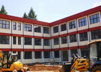 Se lucrează la finisajele interioare de la Școala “Mihai Viteazul” din Târgoviște!