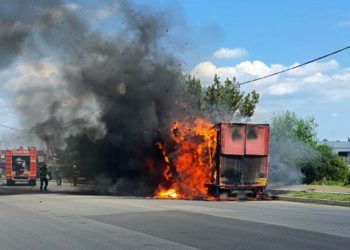 Incendiu spectaculos la Târgoviște!
