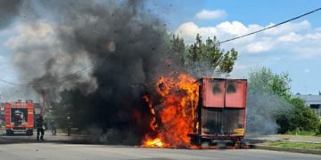 Incendiu spectaculos la Târgoviște!