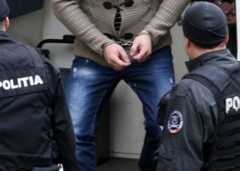 Un bărbat din Găești a fost arestat pentru  tâlhărie și lipsire de libertate!