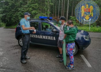 Jandarmii au intervenit pe un traseu din munții Bucegi pentru a sprijini 2 turiști aflați în dificultate!