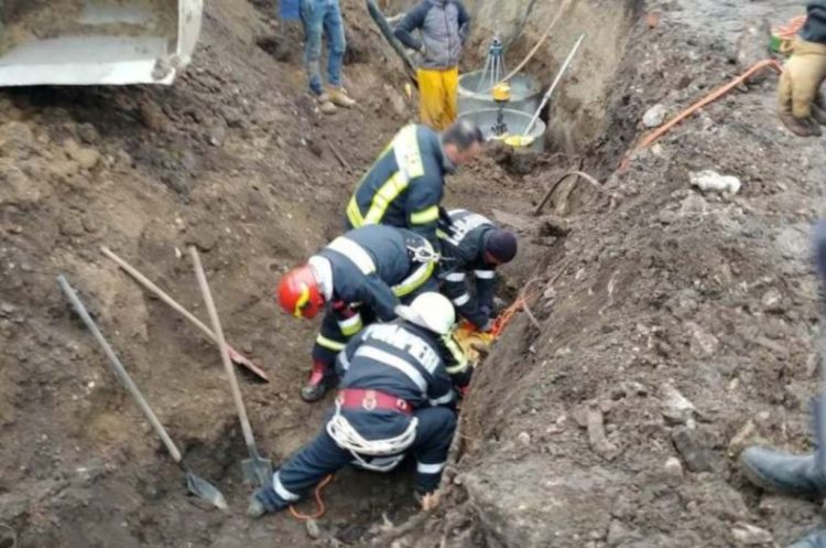 Trei muncitori îngropați de vii la Braniștea!