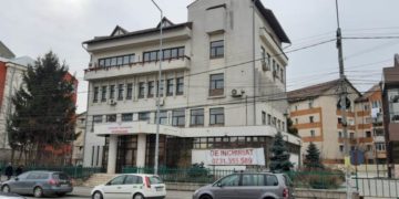 A început demolarea fostului sediu  Distrigaz!