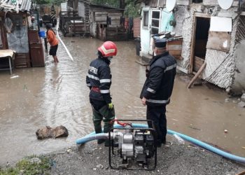 Gospodării inundate în localitatea Glod!