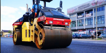 Au debutat asfaltările pe strada Laminorului din Târgoviște!