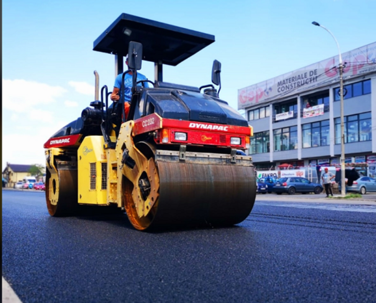 Au debutat asfaltările pe strada Laminorului din Târgoviște!