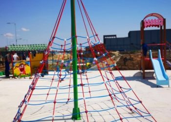 Continuă lucrările de amenajare a noului parc din zona UM Gară!