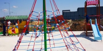 Continuă lucrările de amenajare a noului parc din zona UM Gară!