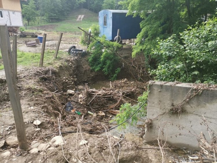 Opt comune dâmbovițene sunt afectate de precipitațiile abundente din ultimele zile!