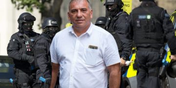 ALERTĂ! INTERLOP PERICULOS DIN PUCIOASA ȘANTAJEAZĂ ȘI AMENINȚĂ CU MOARTEA! POLIȚIA NU A LUAT ÎNCĂ NICIO MĂSURĂ!