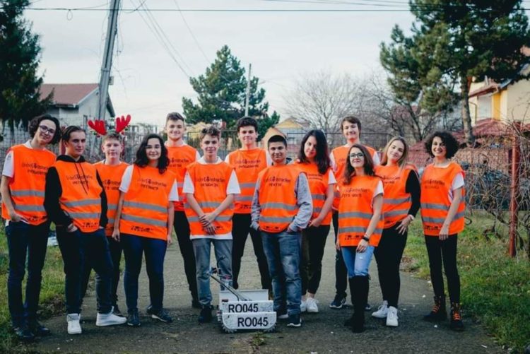 Specialiștii în robotică de la C. N. “C. Carabella” au încheiat victorioși încă un sezon!