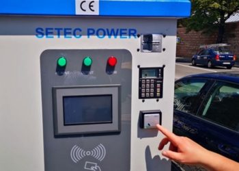 A început montarea celor patru stații electrice de reîncărcare pentru vehicule electrice!