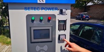 A început montarea celor patru stații electrice de reîncărcare pentru vehicule electrice!