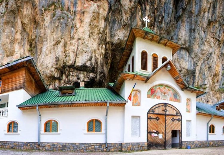 Peştera Ialomiţei  va trece la programul de iarnă!