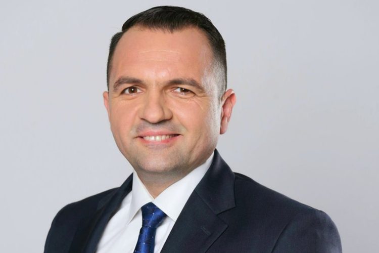 Critici în rafală la adresa liberalilor!