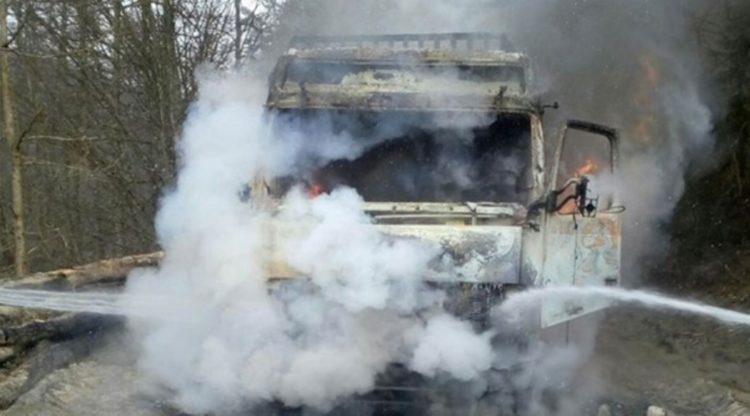 Cabina unui TIR a fost cuprinsă de flăcări!