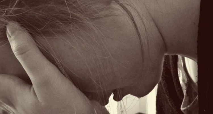 O minoră de 15 ani din Târgoviște a fost bătută și obligată să practice prostituția!
