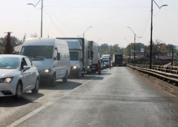 Se începe reabilitarea pasarelei peste calea ferată de pe Drumul Național 61!