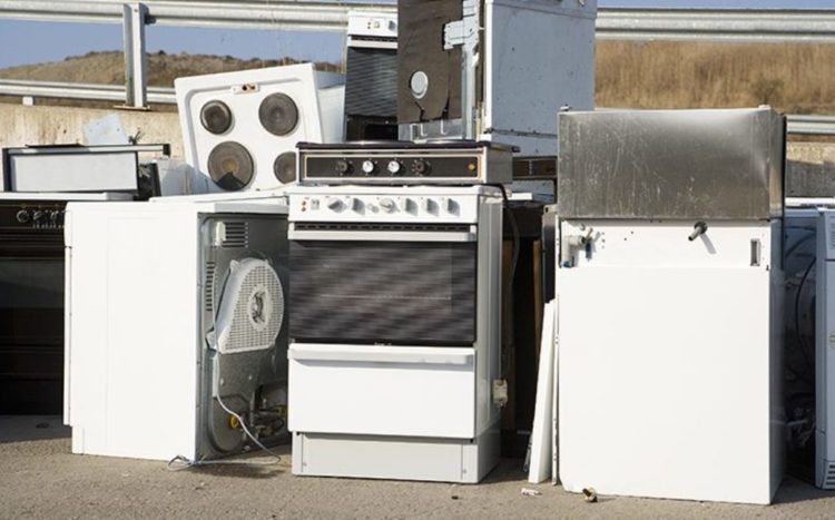 Deșeurile electrice pot fi ridicate gratuit de la domiciliu sau de la firmă!