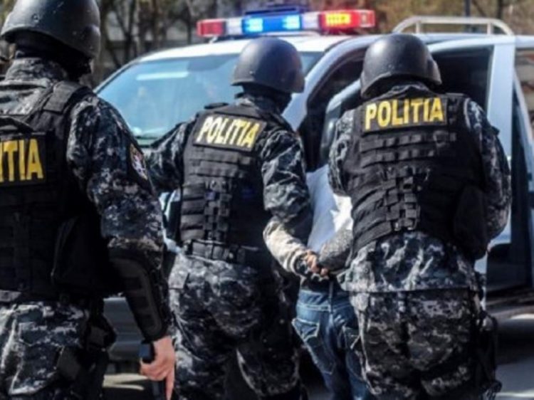 Doi bărbați din Dâmbovița sunt cercetați pentru proxenetism!
