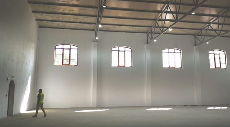 Construcția bazei de sport de la Colegiul Național “Constantin Carabella” din Târgoviște se apropie de finalizare!
