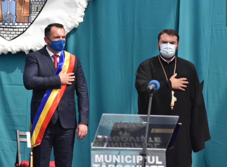 Asociația Centrul Socio-Cultural COMMUNIO a donat măști pentru elevii din județul Dâmbovița!