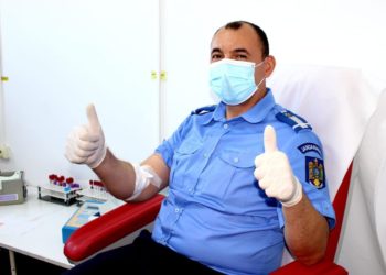 Un jandarm dâmbovițean vindecat de COVID-19 a donat plasmă!