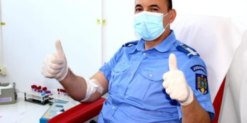 Un jandarm dâmbovițean vindecat de COVID-19 a donat plasmă!