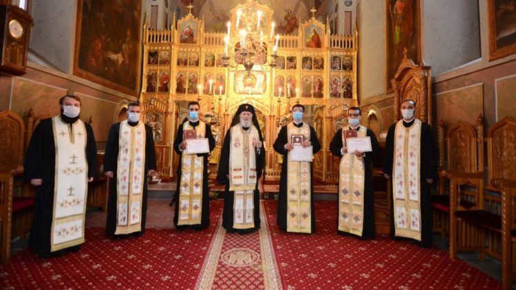 Trei tineri preoți au fost hirotesiți duhovnici la Paraclisul Mitropolitan!