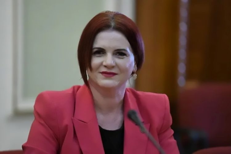 Claudia Gilia transmite o urare de Ziua Persoanelor Vârstnice!