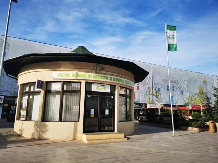 Turiștii pot beneficia gratuit de un ghid de turism pentru a vizita Municipiul Târgoviște!