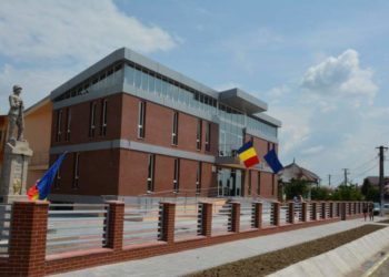 Scenariu roșu pentru școlile din Comișani!