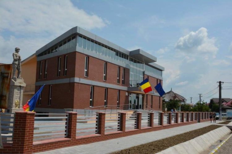 Scenariu roșu pentru școlile din Comișani!