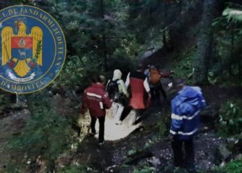 Două turiste care s-au rătăcit în Munții Bucegi au fost salvate de jandarmii dâmbovițeni!