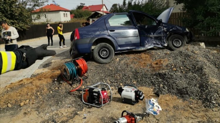 Accident cu o victimă încarcerată în orașul Găești!