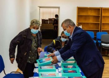 Primăria Văcărești a început distribuirea tabletelor pentru elevi!