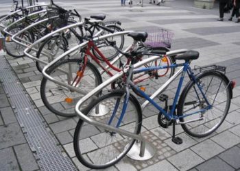 Clădirile de utilitate publică vor fi obligate să aibă parcări pentru biciclete!