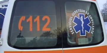 Un tânăr de 24 de ani a căzut de la etajul 4!