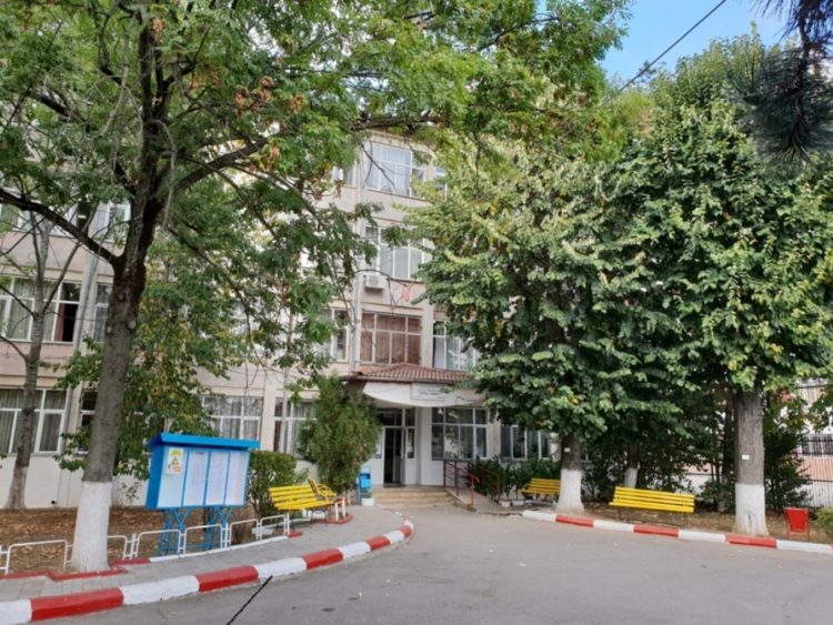 Școlile trec pe rând în scenariul roșu!